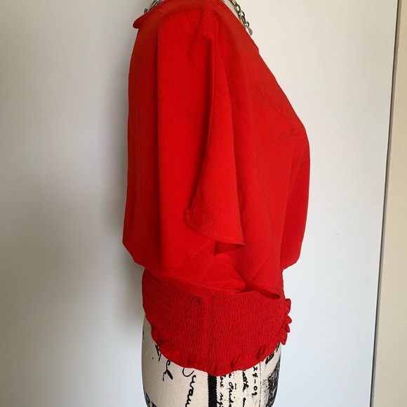 Flutter Sleeve Crop Top - Picture 3 of 5